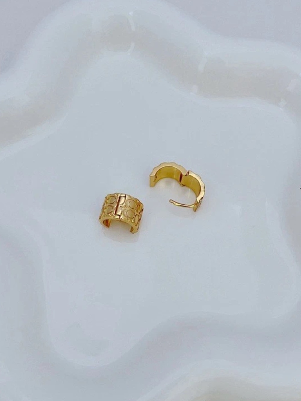 Coach Gold Tone Signature C Huggies Earrings Swarovski Rhinestone w/Dustbag NWT - Picture 4 of 7
